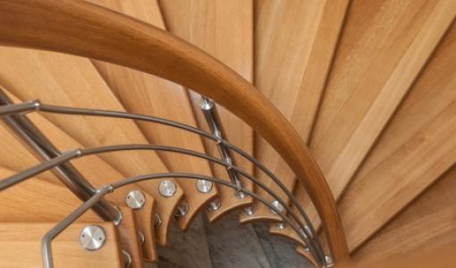 conseils pour faire construire un escalier en bois